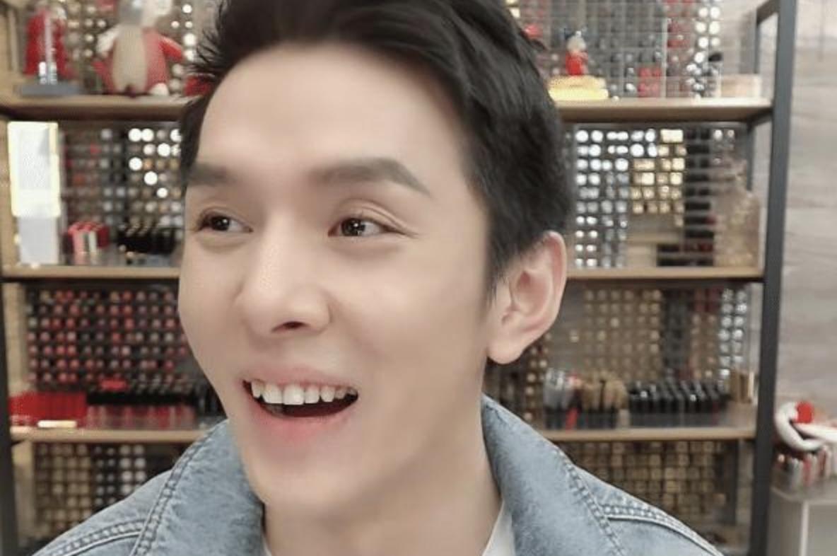 湖南小伙直播卖口红,湖南小伙卖口红暴富