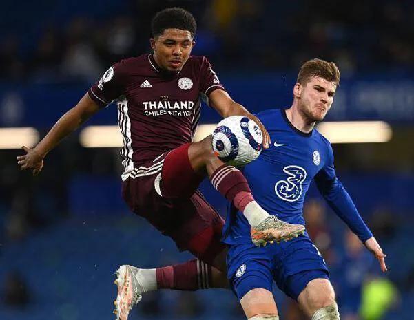 为欧冠背水一战，“铁面侠”现身，帮助切尔西涉险过关