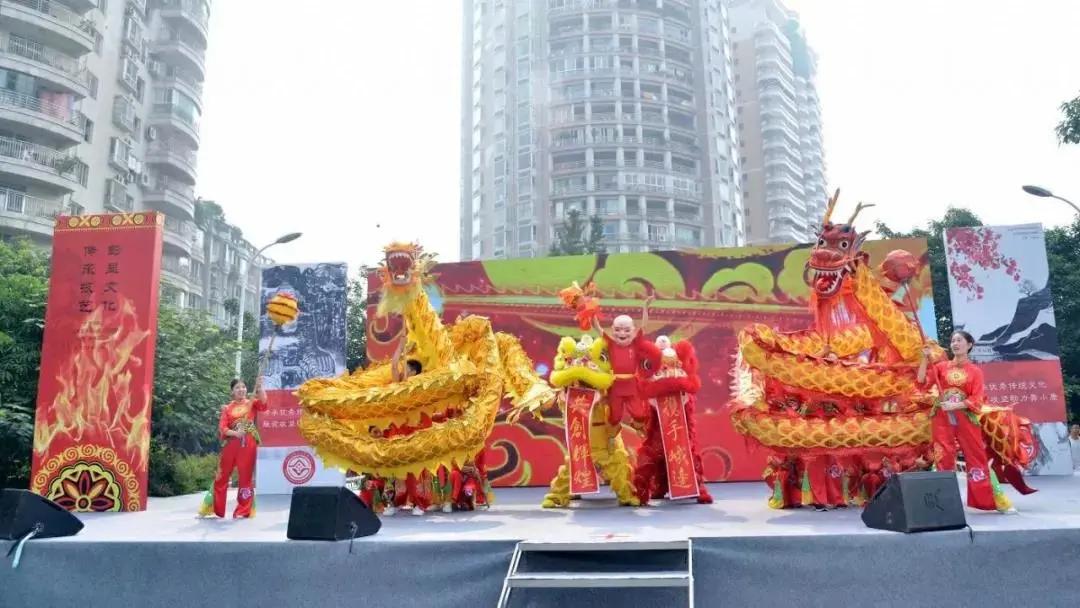 舞狮的是不是有点功夫,舞狮才是真正的中国功夫