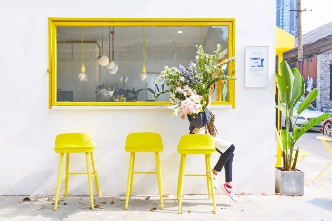 一不小心开了间花店，还和各种大牌合作，真的香