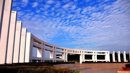 你认为江西的三大名校是哪些,江西十大名校排名高中