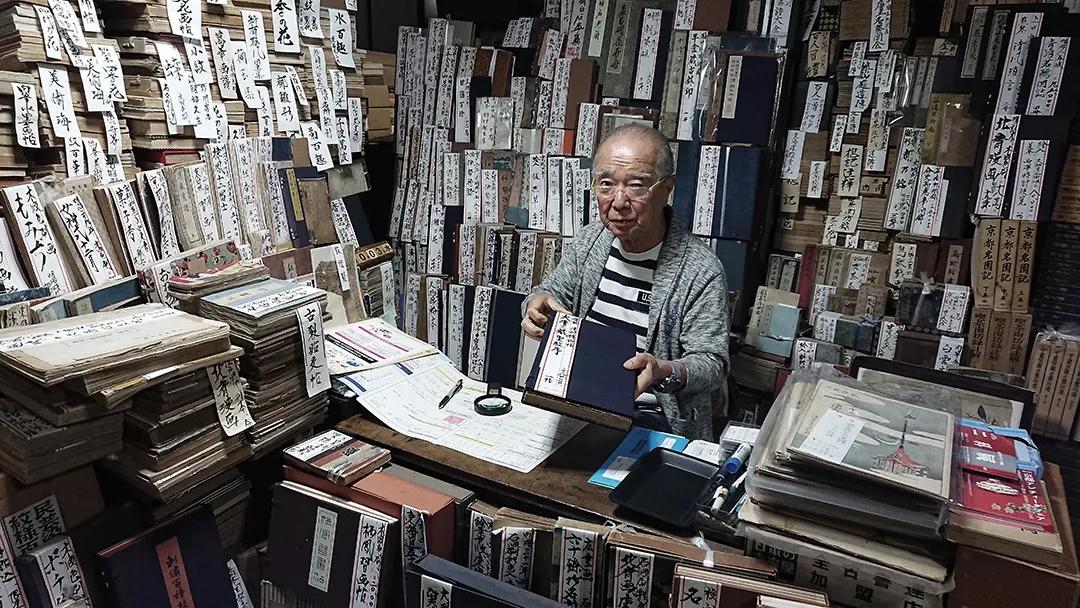 只要思想自由,只要开心坐在家里也可以周游世界