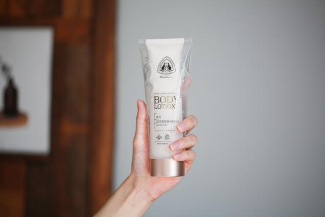 皮肤太干燥怎么样才能补充水分,按摩哪个穴位可以让皮肤补充水分