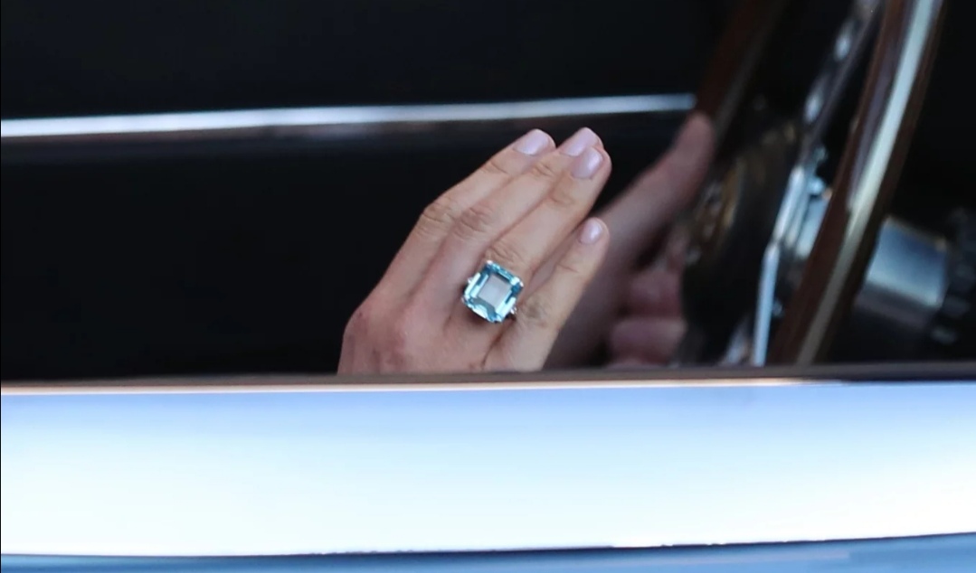 梅根戴卡地亚戒指,梅根个人珠宝