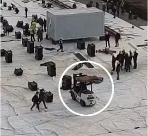 3000万网络包工头不睡觉,看武汉造医院!为中国速度点赞