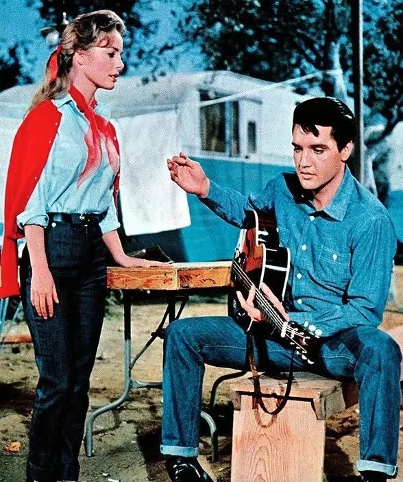 男生牛仔裤不洗,十年不洗牛仔裤