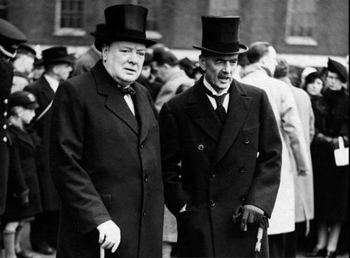 二战前，英国政府瞧不起希特勒！认为德国贫穷落后