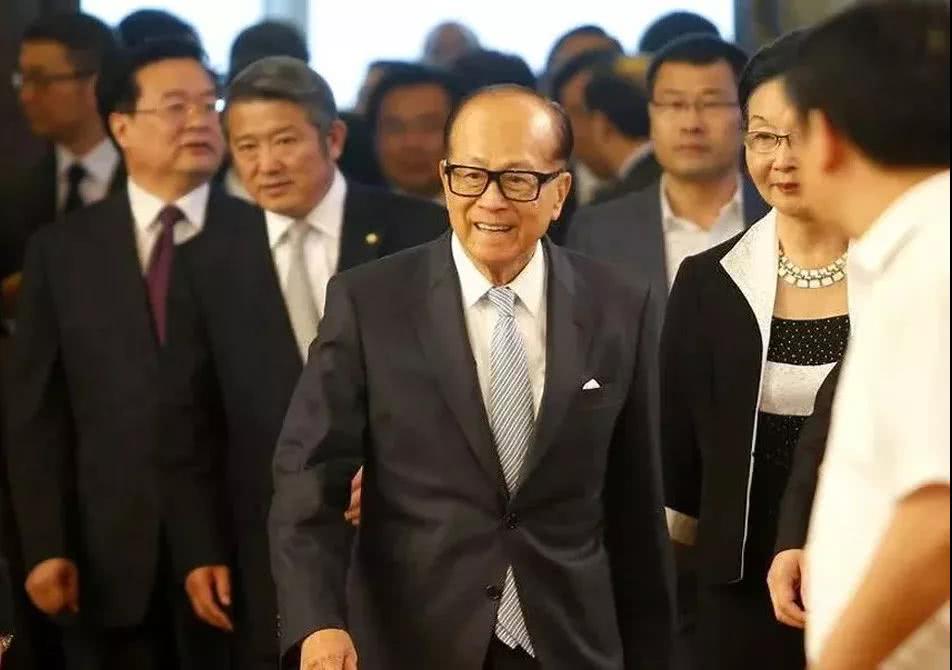 李嘉诚做销售的最佳境界,李嘉诚怎么成为红顶商人