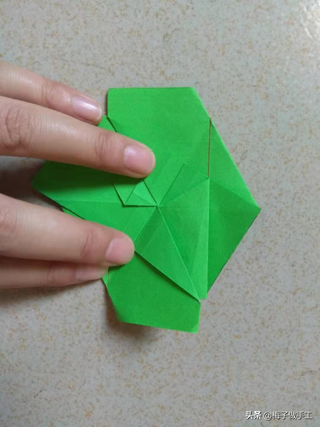 怎么折实心六芒星,手工折纸四角星怎么折