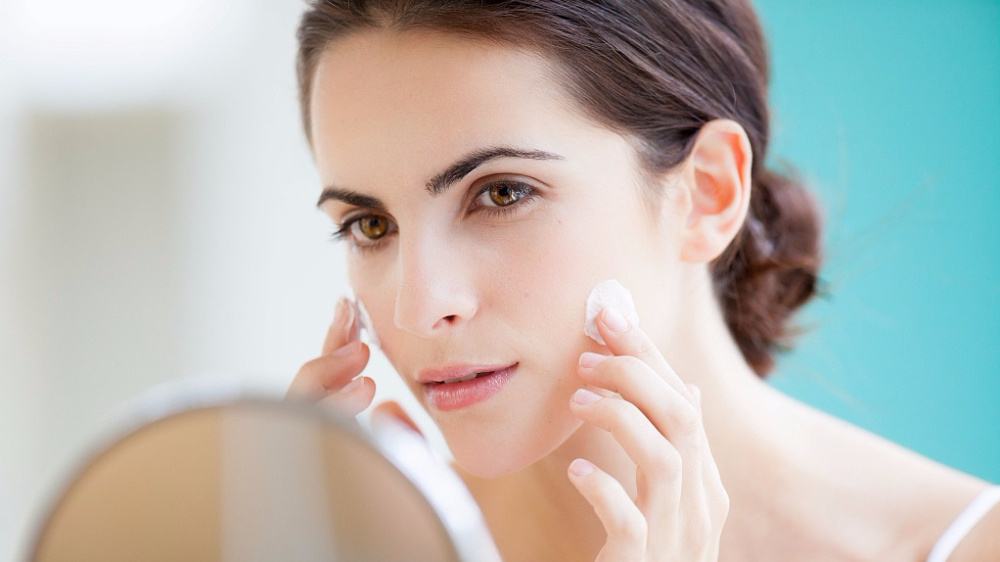 去黑头收缩毛孔简单有效方法,想要去黑头收缩毛孔用什么