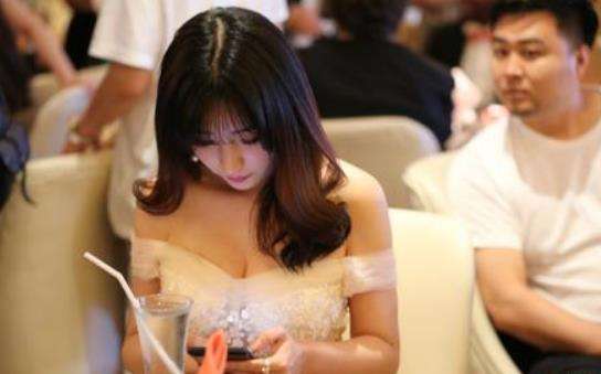 屌丝男士搞笑片段,搞笑屌丝日常