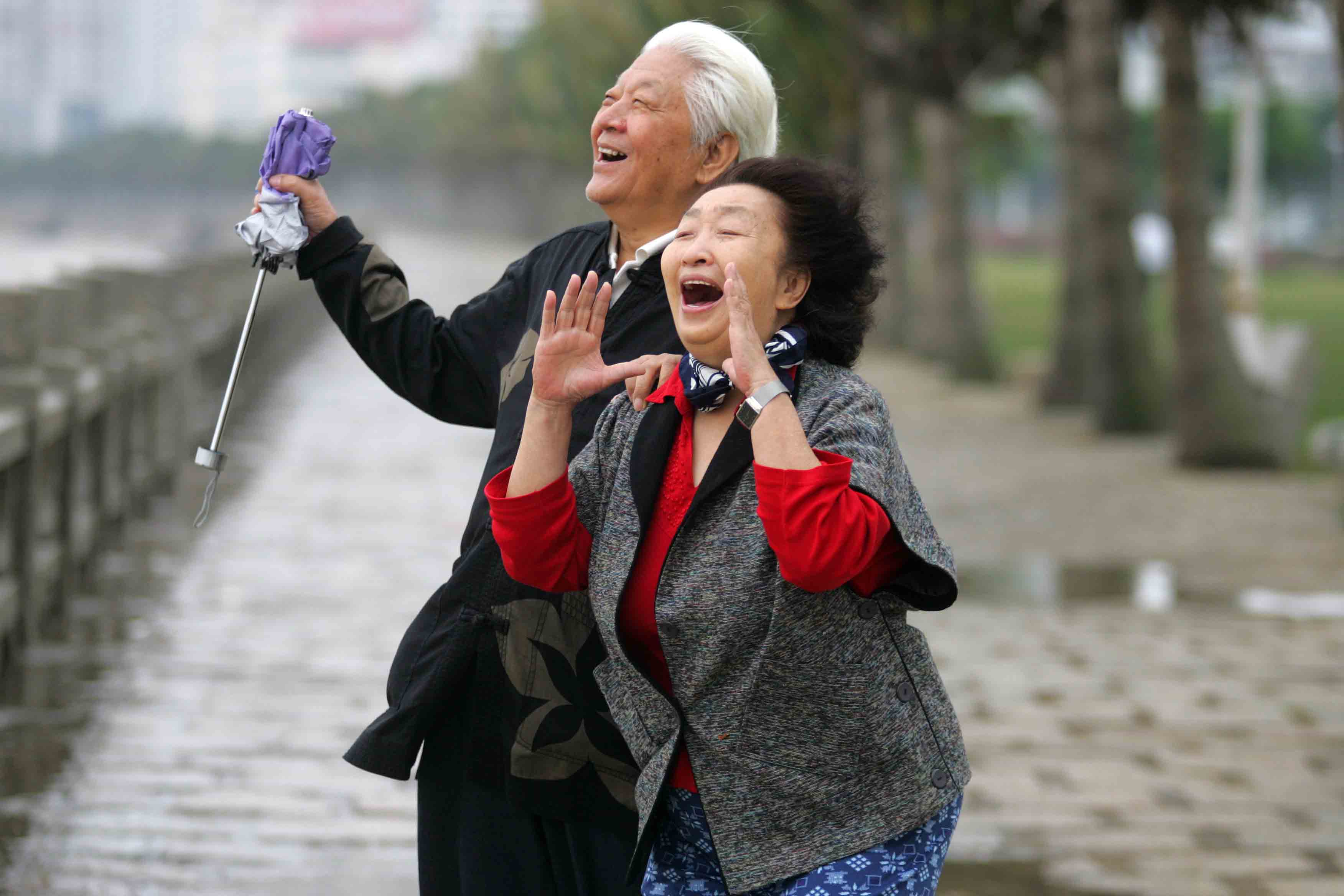 父亲那一声临终叹息背后的辛酸,作为父亲生活的无奈和心酸