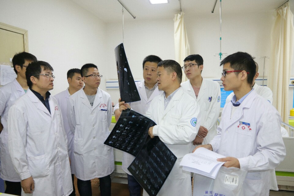 任彦顺博士医疗团队成功完成铜川首例“胆囊癌射频治疗术”