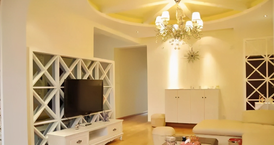 140平方米户型做什么电视墙好看,电视墙与入户门斜对面户型设计