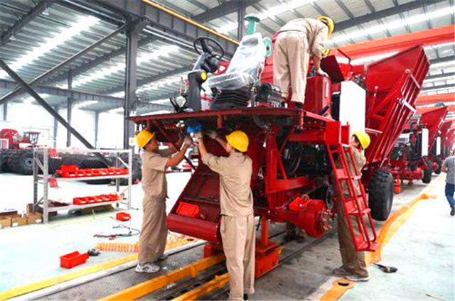 新乡一拖历任厂长,新乡市第一拖拉机厂兴衰史