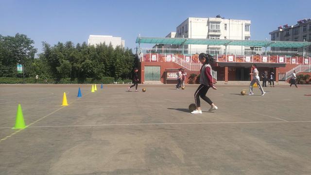 瓒崇悆姣旇禌宄板嘲鐭垮尯绗竴灏忓,蹇箰瓒崇悆婊规脖娌虫梺