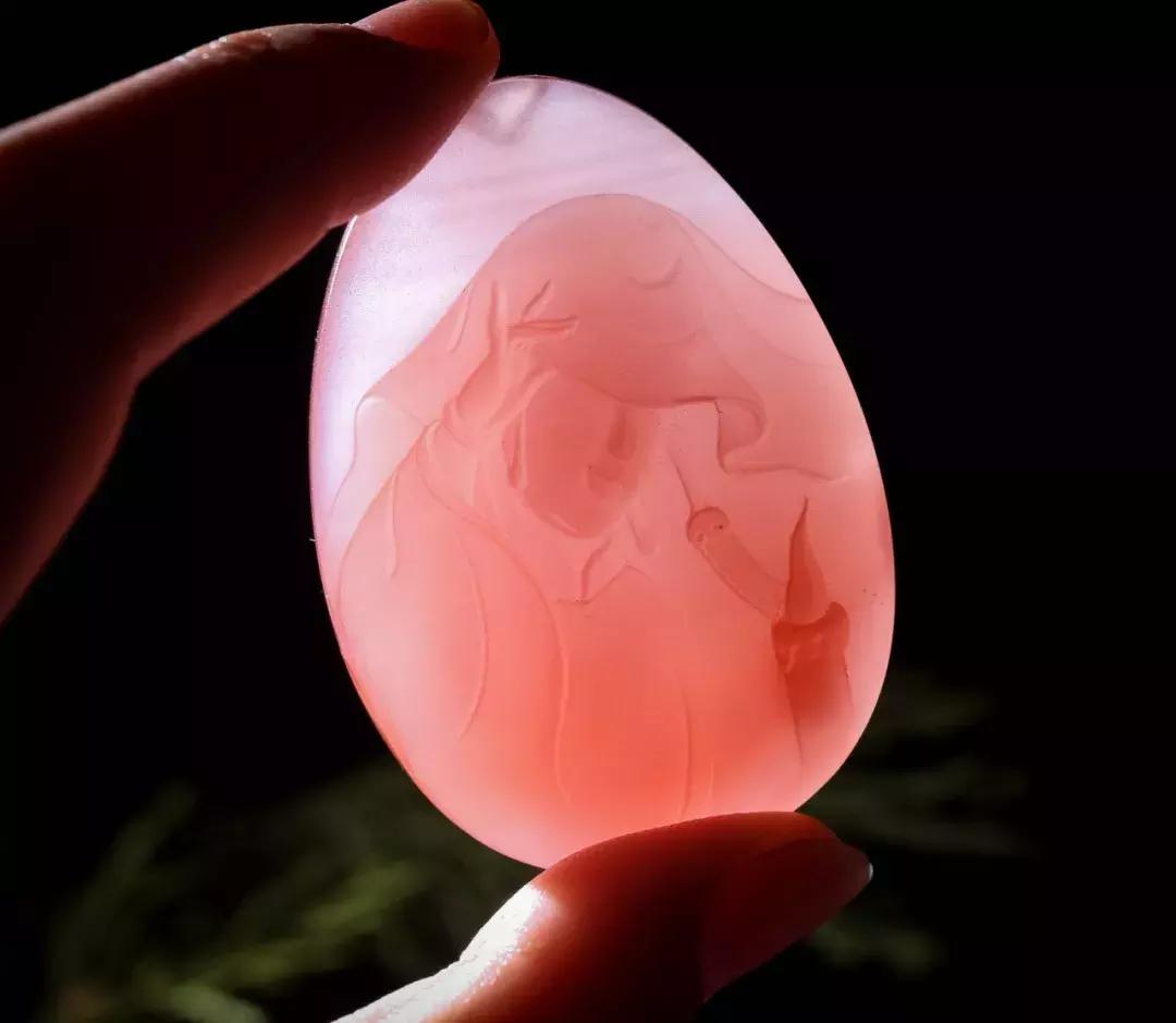 男人戴南红是不是娘,男生戴南红图文