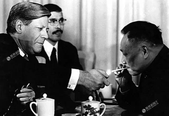 今天他115岁了，*小平邓**人生的40个瞬间