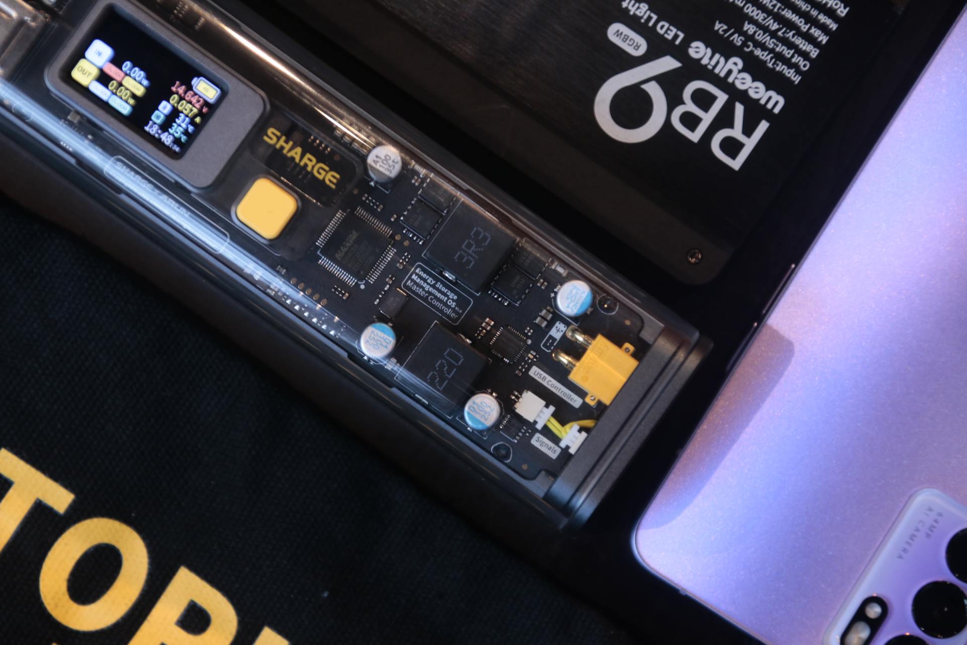 除了超高颜值，闪极卖千元的勇气是什么？一枝独秀