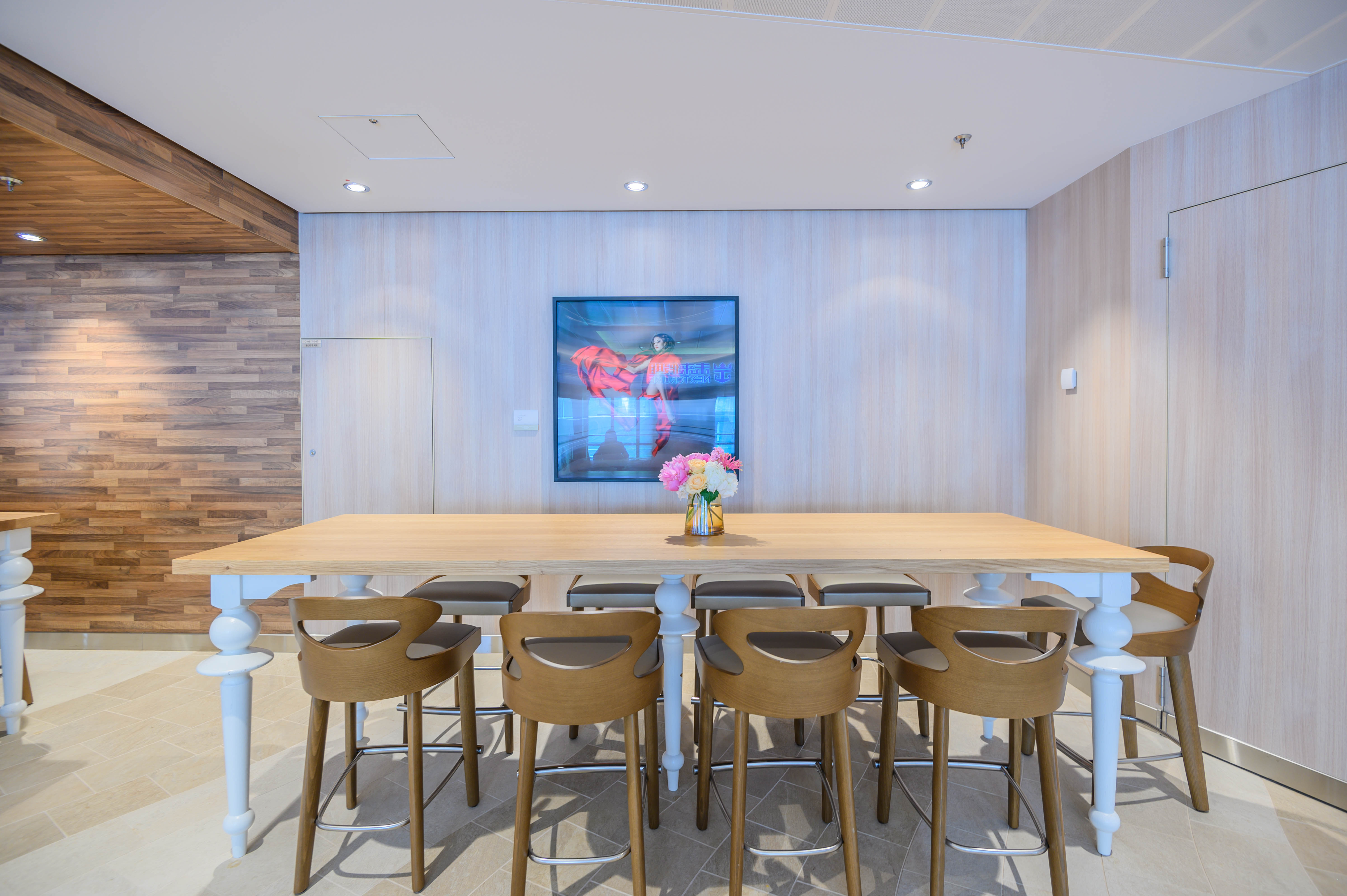 世界第一艘豪华邮轮,世界最大豪华邮轮首航