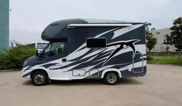 移动两室一厅“空调房”,3米3轴距配8速变速箱,带抽屉式拓展仓