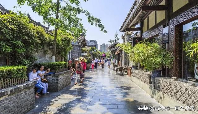 小吃街打卡唯有美食不可辜负,五一美食推荐必吃小吃街