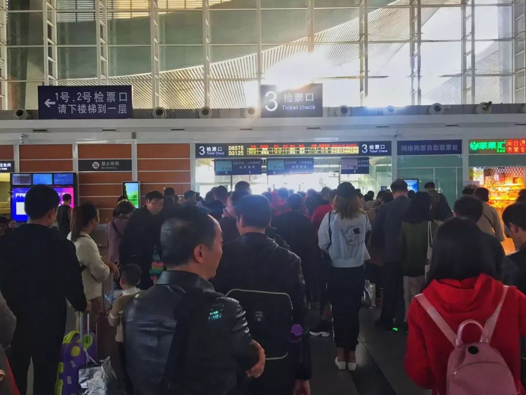 “动车一响，汽车下岗”？我们探访了厦门的六个汽车站，发现……