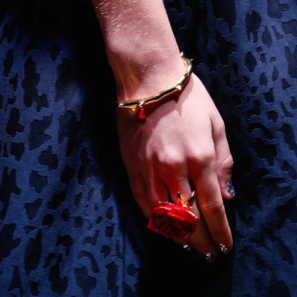 欧阳娜娜同款潮流品牌,欧阳娜娜同款联名卫衣