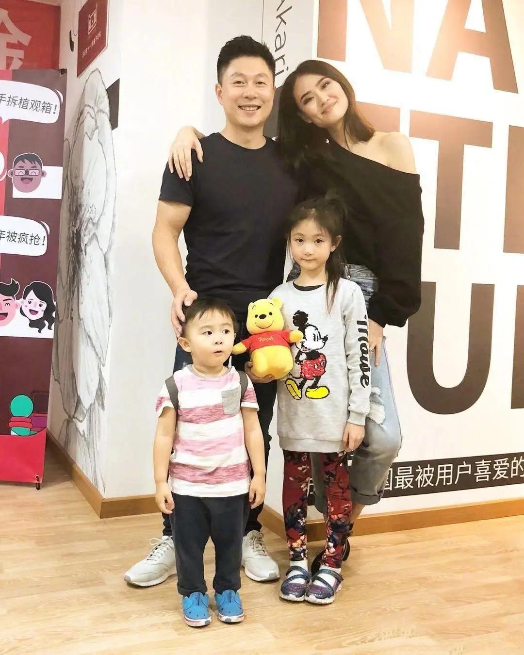 奥运冠军带妻子领奖,奥运冠军出国留学