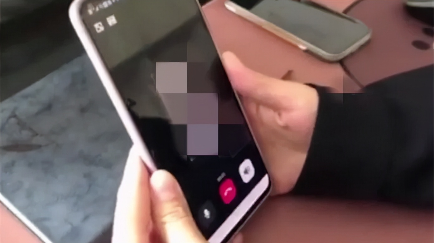 男子醉驾被查妻子当场崩溃后续,男子酒驾被查妻子赶到