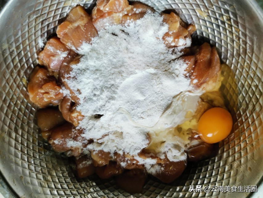 如何在家做和肯德基一样的炸鸡,炸鸡块怎么做酥脆好吃肯德基