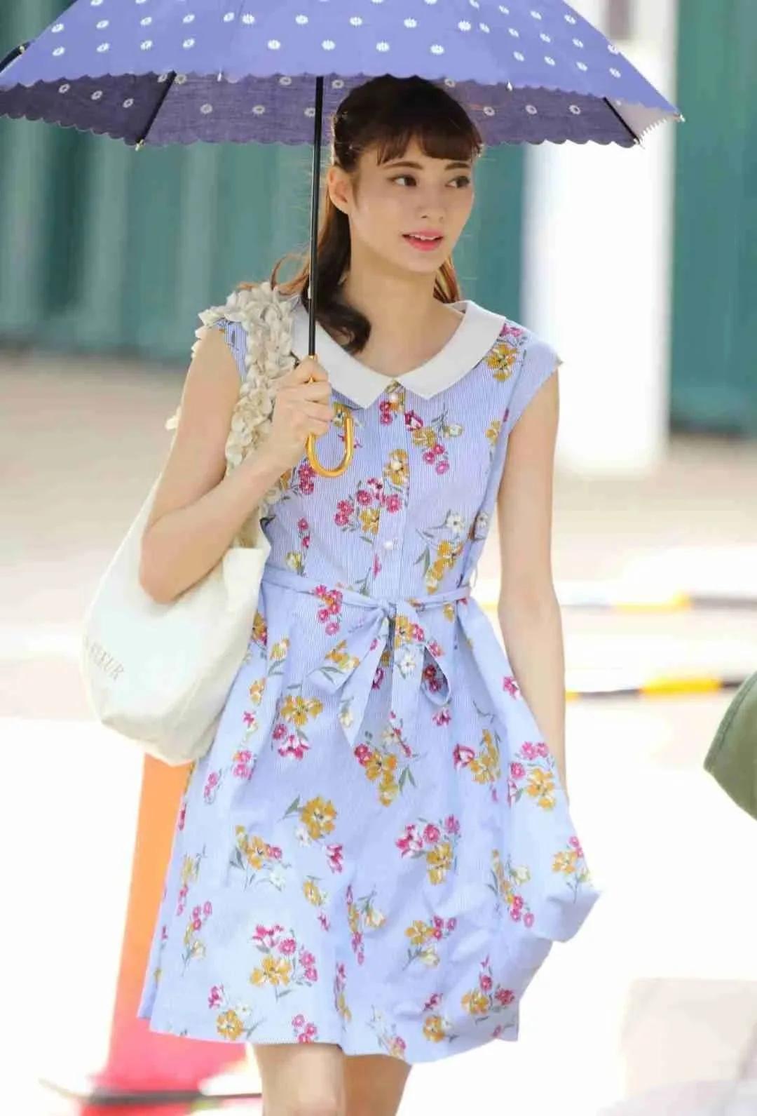 日本丰田太子妃曝光，神秘名媛撞脸奥黛丽赫本，却偏爱“好嫁风”