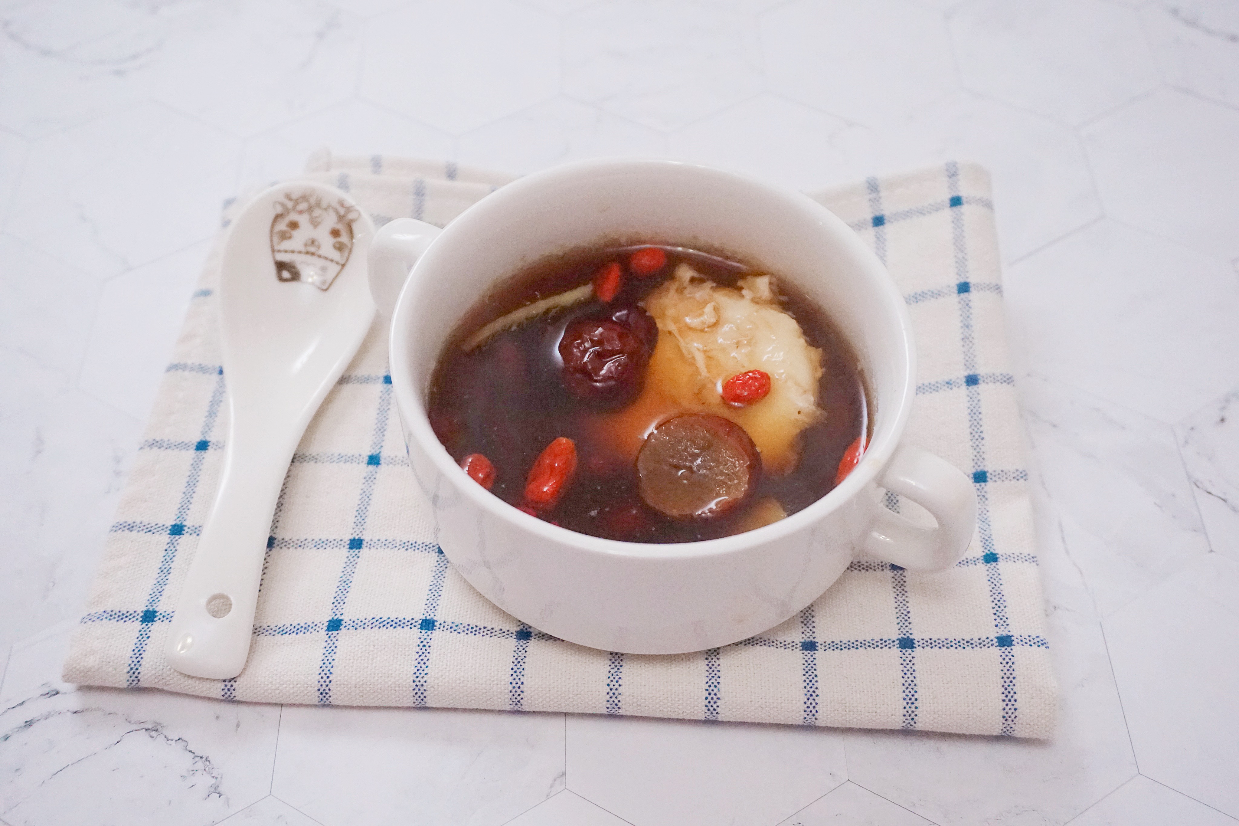 只会让你喝热水的男人,只会让你多喝热水的人