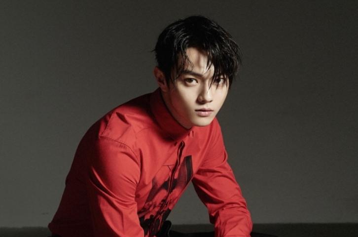 许凯起床素颜,许凯内心被粉丝夸的无比开心