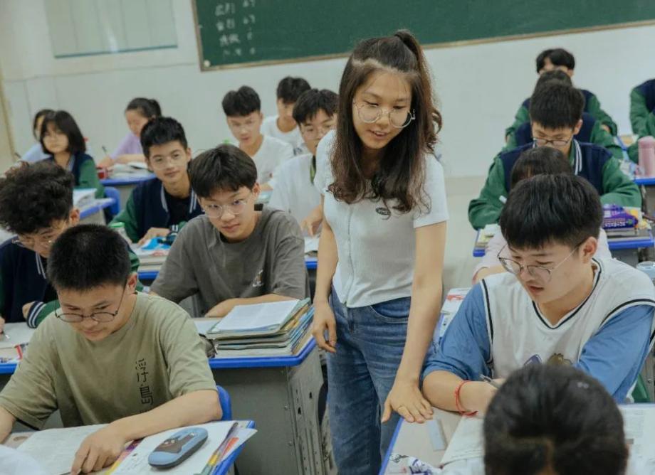 民办中小学校最新政策,关于民办中小学问题的解决