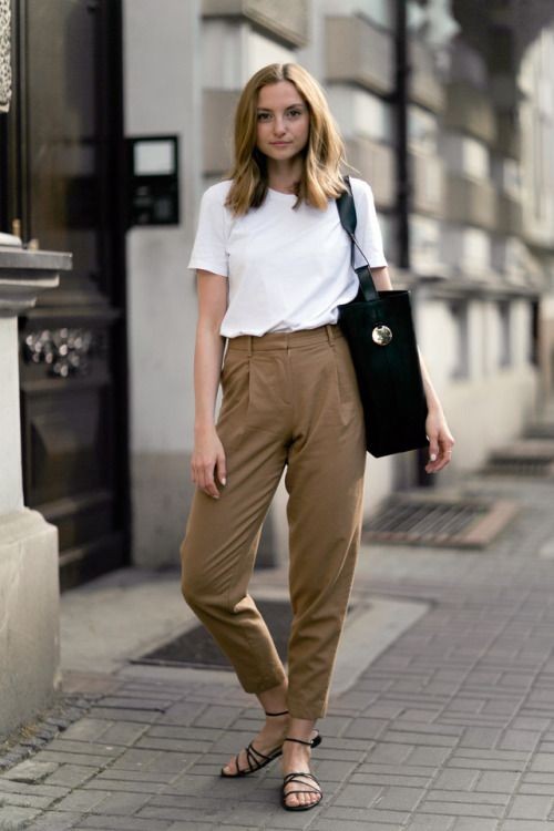 别人穿白T也时髦,为何自己穿像“睡衣”?这些搭配细节很重要