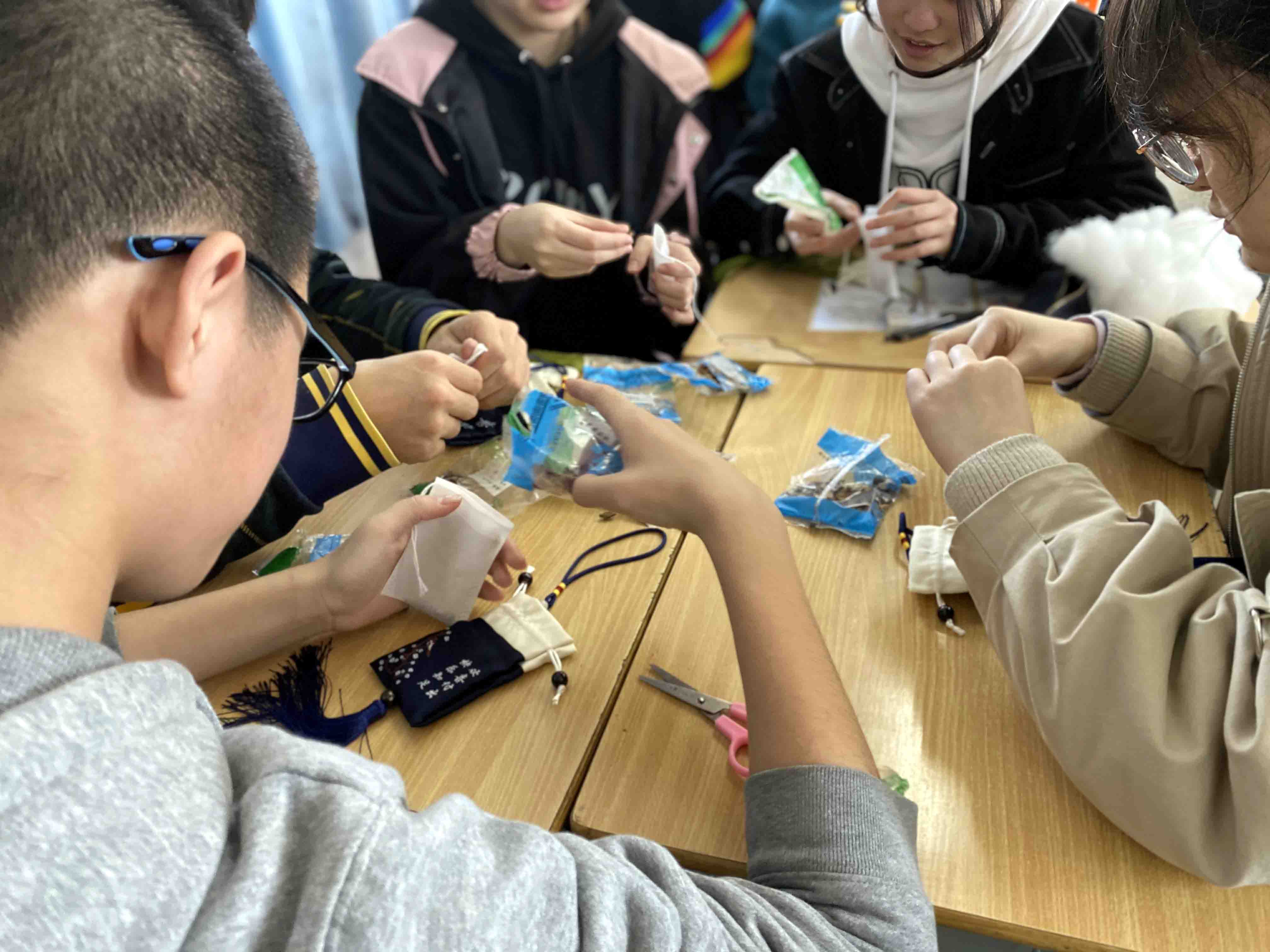 苏州市吴中区迎春中学：中草药文化进校园感受传统文化魅力