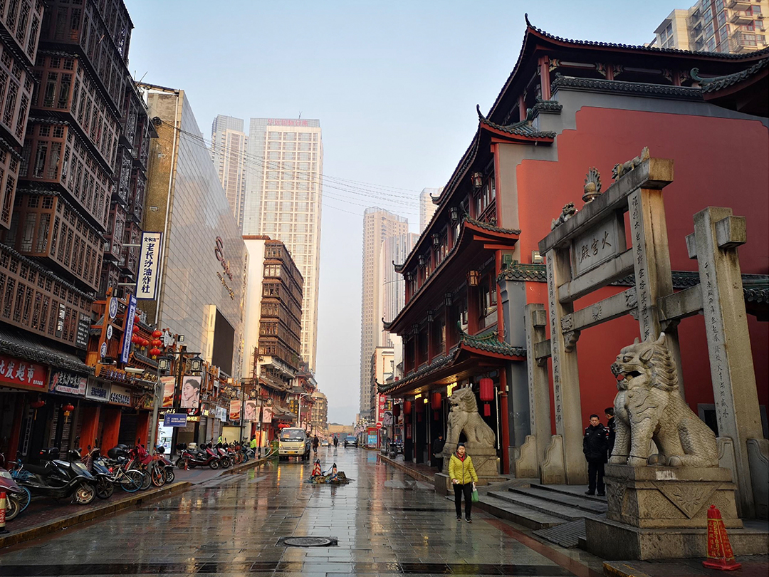 长沙必吃第一名辣炒肉,长沙最热闹的美食街是哪些