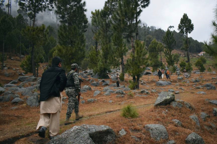 印军又被曝出丑闻,反恐战斗中拉平民当人肉盾牌,印军发言人默认