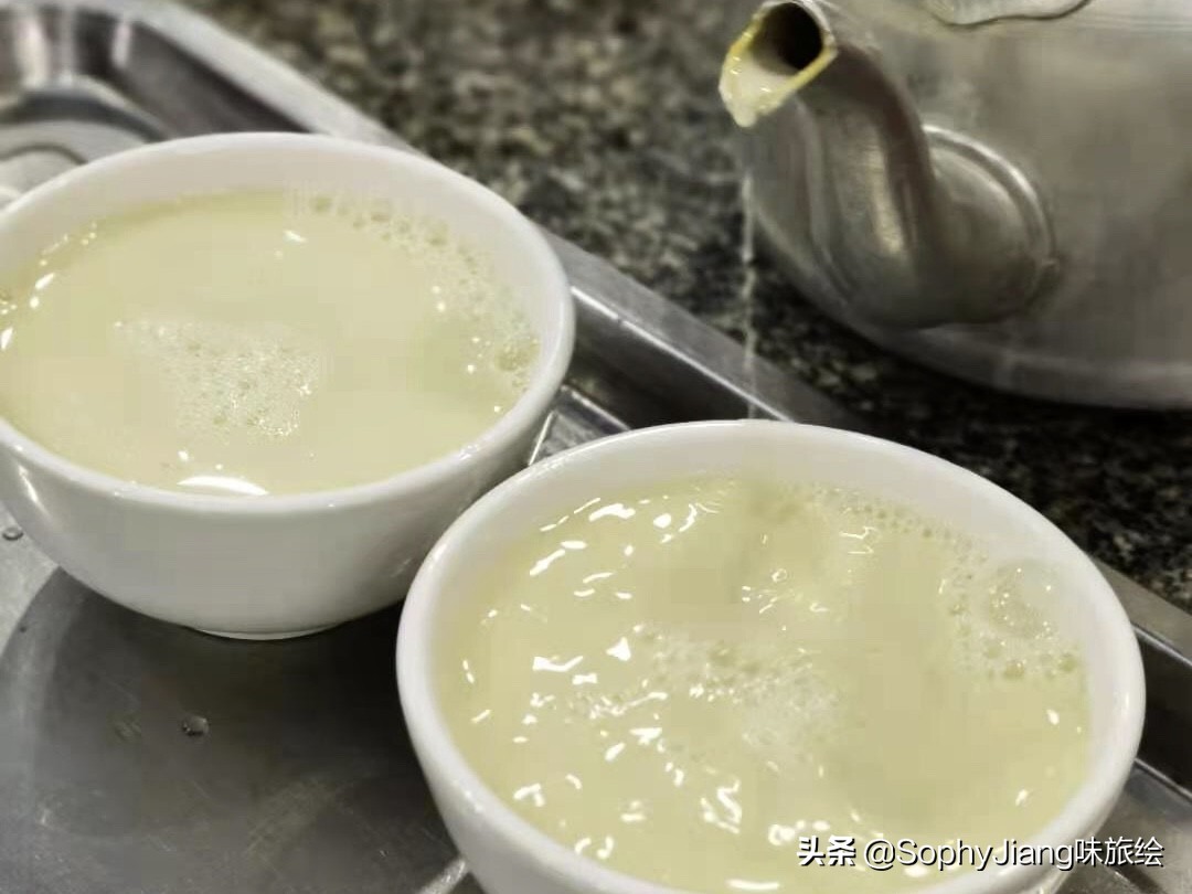 五元一杯的豆浆,五元一碗米豆腐