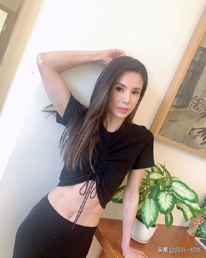 最美小龙女李若彤近况曝光,李若彤马甲线小龙女