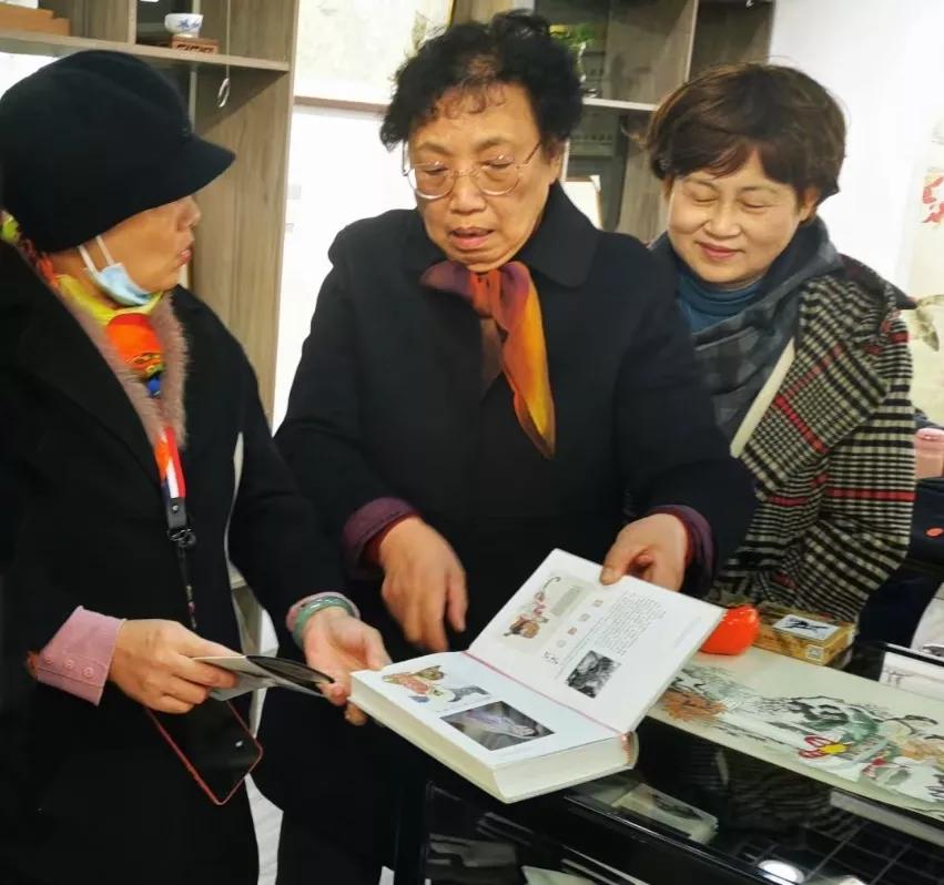 【艺品随录】澹泊自守,墨香飘逸——观毛兰珍工笔画展/平豪撰文