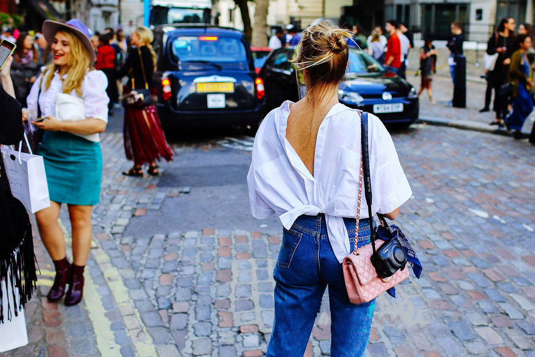 露背怎么穿出美背效果,背肉肉多怎么练