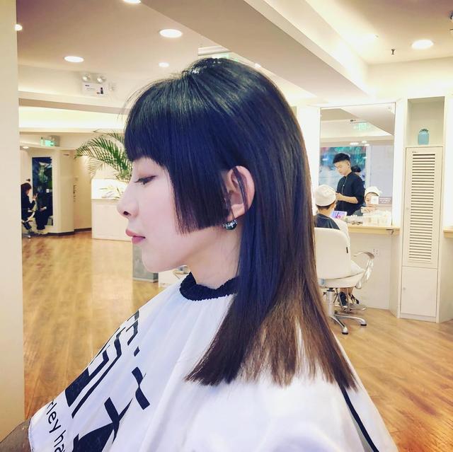 个性短发型女2020流行发型,中长发发型女2020流行发型冬季