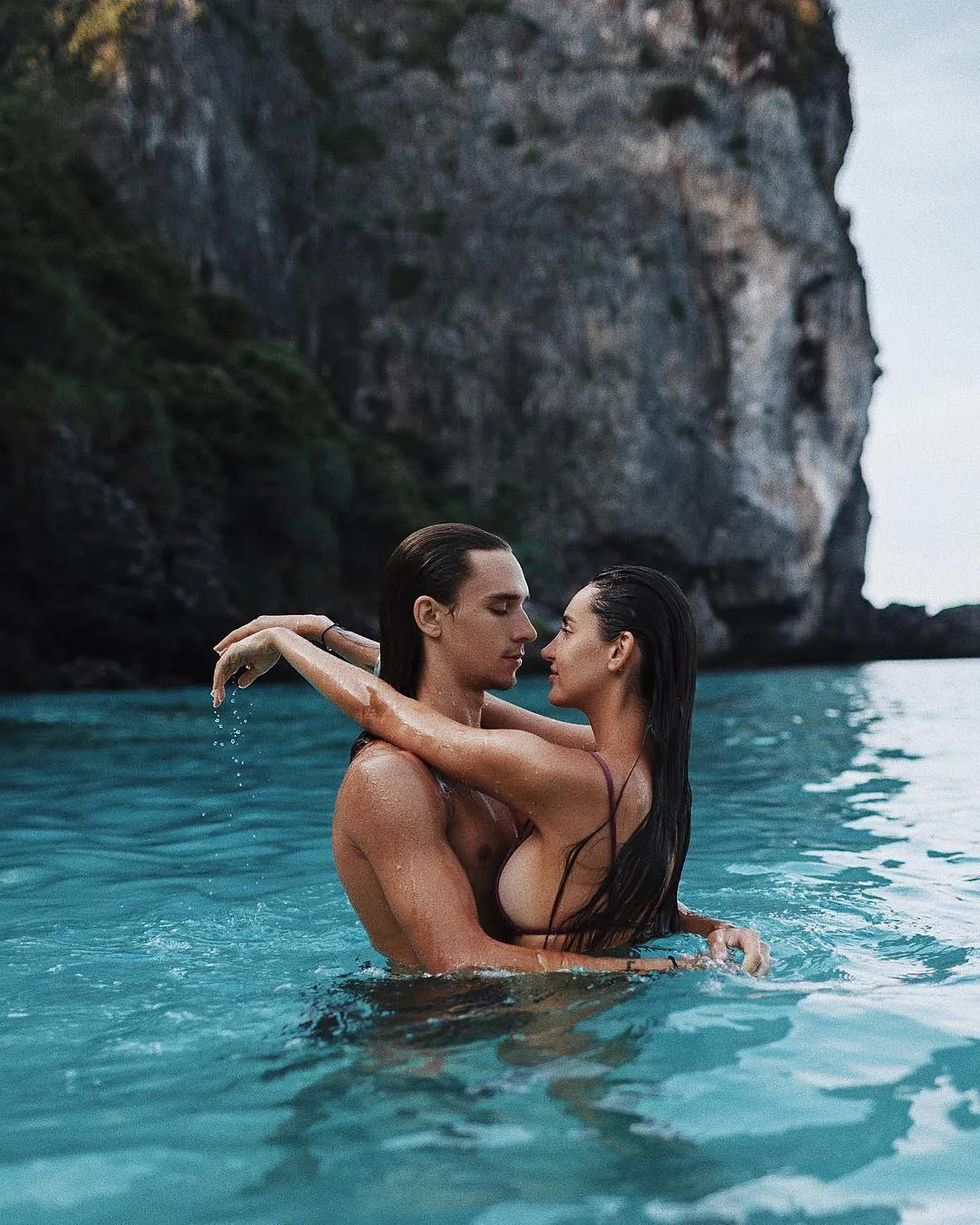 178俄罗斯美女“一字马照火遍全球，逆天大长腿刷新你的认知