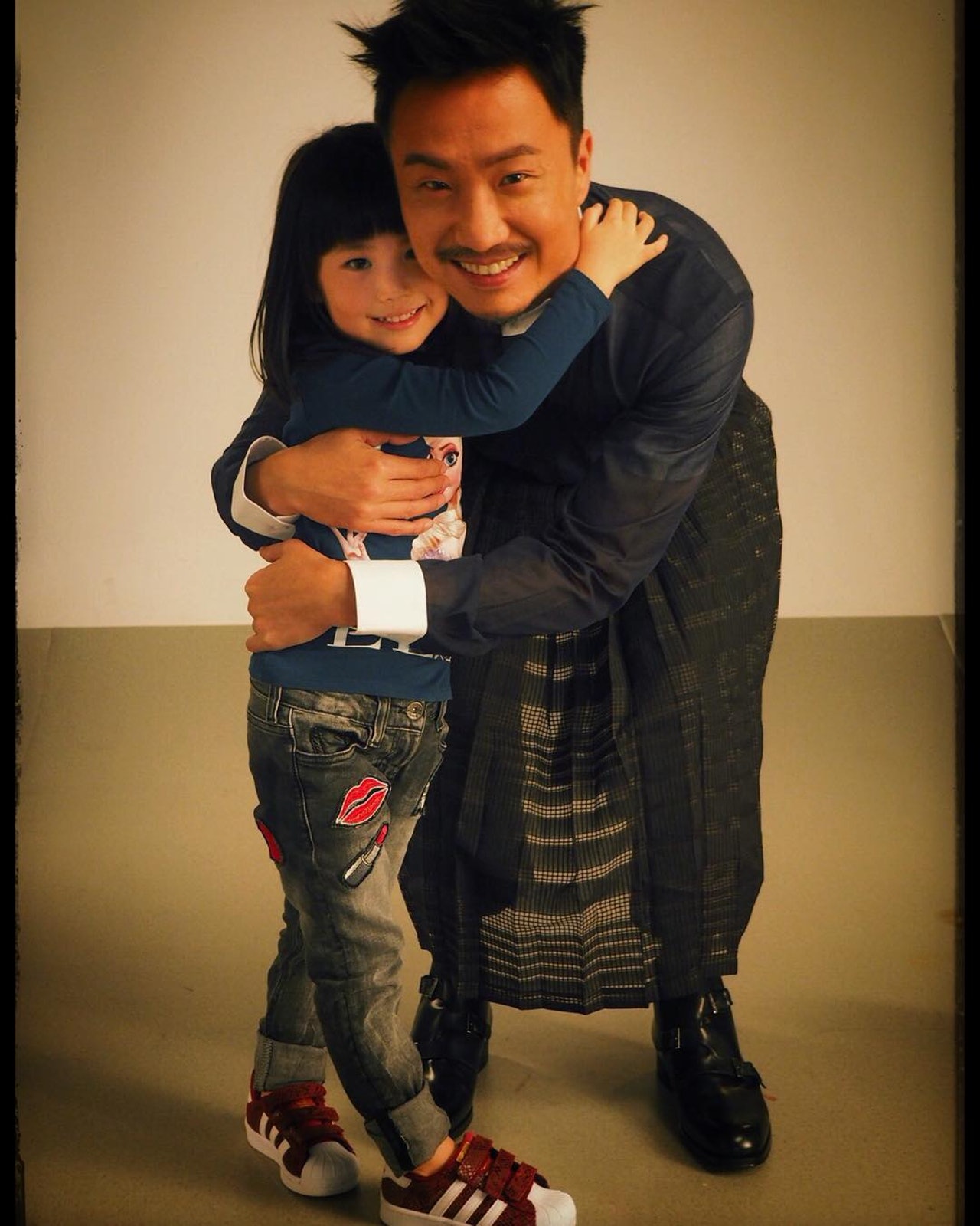 郑中基飞机醉酒,郑中基2000年飞机醉酒事件