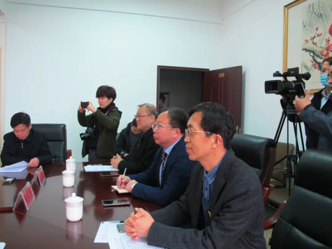 喜大普奔学校报道,喜大普奔公司