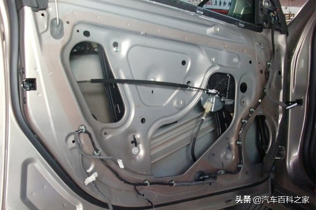 广告卡片掉进车门里怎么办,小卡片掉进车窗里不取有影响吗