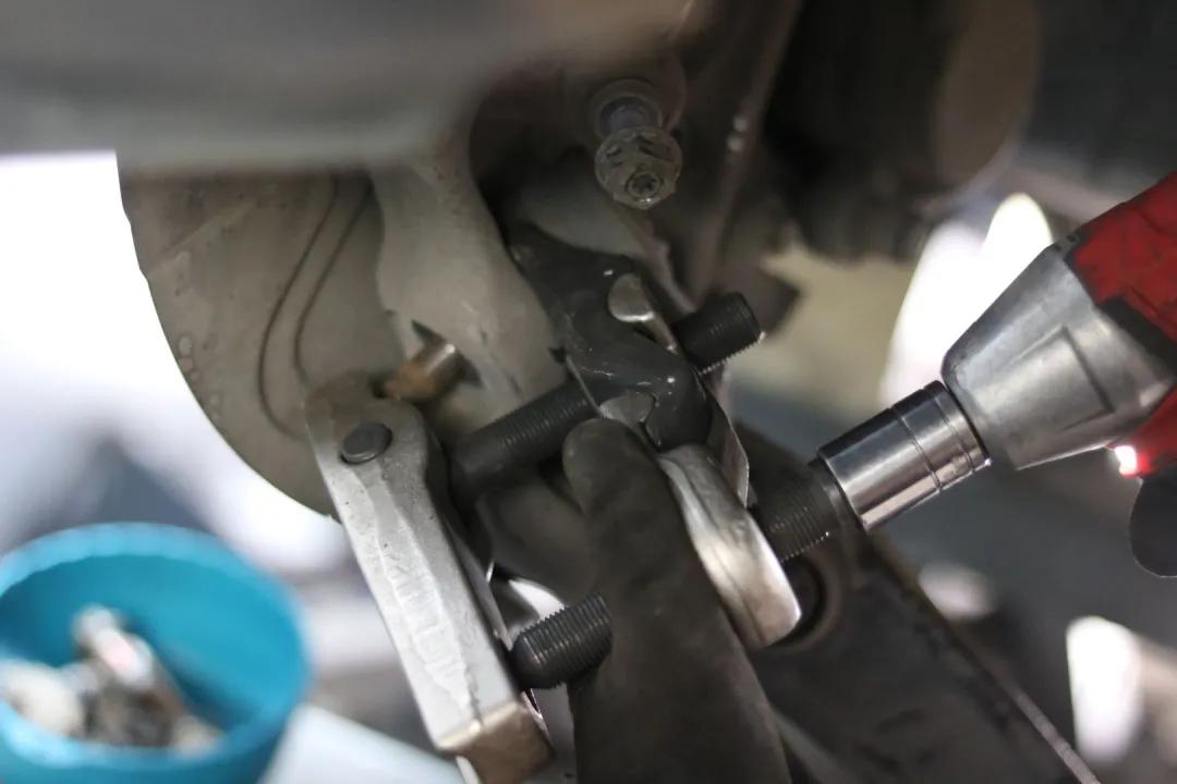 怪兽修车宝马,怪兽修车老车翻新天津