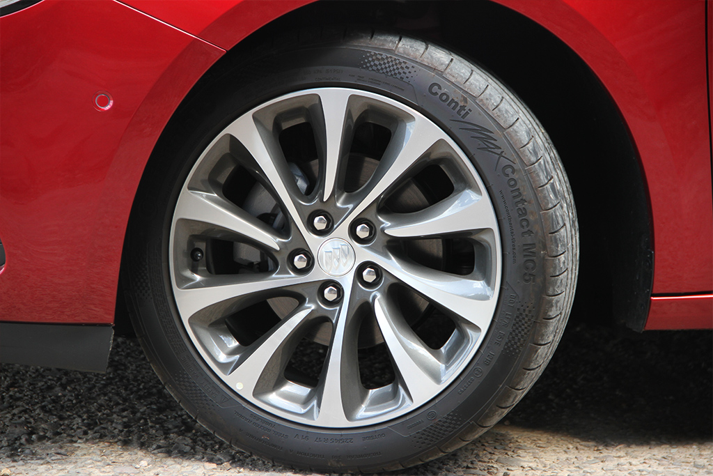 君越速腾,十五万公里的君越值得入手吗